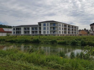 Ansprechende 3-Zimmer-Wohnung mit gehobener Innenausstattung mit Terrasse und Einbauküche in Kelheim