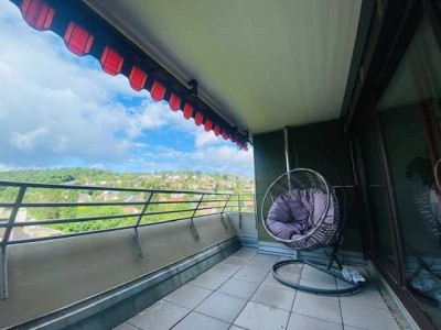 Aussicht inklusive - 3,5 Zimmer in S-Botnang mit 2 Balkonen und TG-Stellplatz zu vermieten