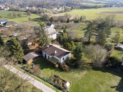 Mitten im Grünen! Wunderschönes Grundstück mit Haus und Pool in Lanzenkirchen