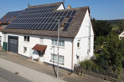 Ehemaliges Bauernhaus   mit Ökonomieteil • ca. 1.088 m² Grundstück • PV-Anlage