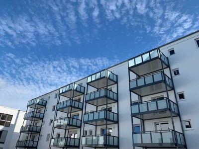 **Neuwertiges u. helles 1 ZKB Apartment mit Einbauküche und Balkon!*