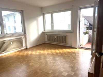 Helle 2-Zimmerwohnung mit Essküche und Balkon