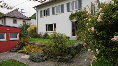 Ein echtes Zuhause für die Familie! Viel Licht, viel Platz, viel Ruhe. In Geislingen (Steige)