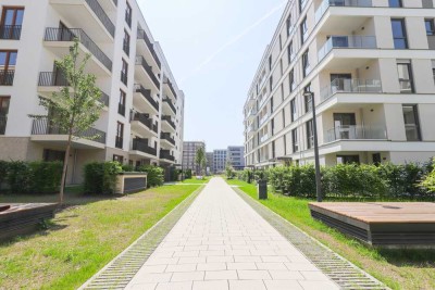 Exklusives Wohnerlebnis: Lichtdurchflutete 4-Zimmer-Etagenwohnung mit sonniger Loggia und Balkon