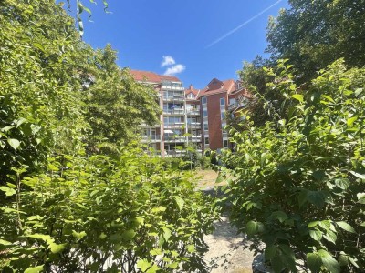 schöne 2-Zimmer-Dachgeschoss-Wohnung mit Balkon und Wannenbad