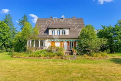 Sanierungsbedürftige Villa auf 4.500 m² Grundstück – Potenzial, Charme, Großzügigkeit
