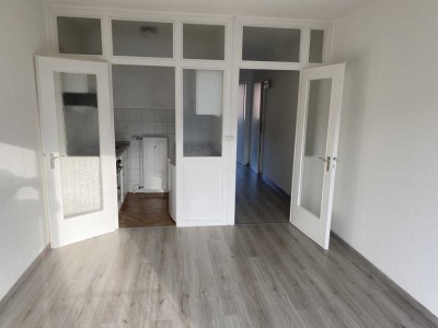 Stilvolle 2-Raum-Wohnung mit gehobener Innenausstattung mit Balkon und EBK in Hamburg Bergedorf