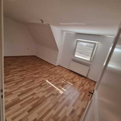 Schöne 3-Zimmer-DG-Wohnung in Hanau