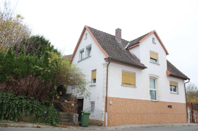 Einfamilienhaus mit großzügigem Grundstück