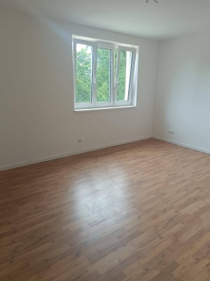 Neue 2-Zimmer Dachgeschosswohnung mit Balkon in Eggendorf mit Heizung