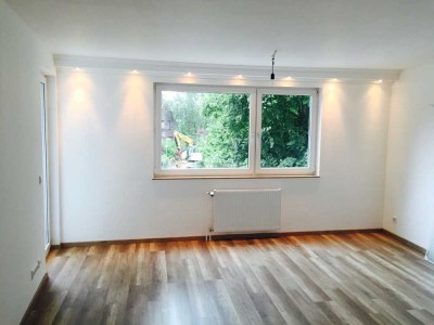 Aufwendig sanierte, hochwertige 4-Zimmer Wohnung in Moers Mitte