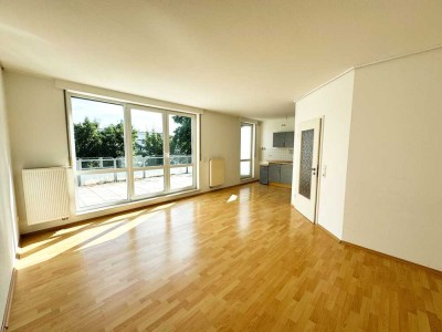 Perfekte Stadt Wohnung: 2 Zimmer mit großen Balkon