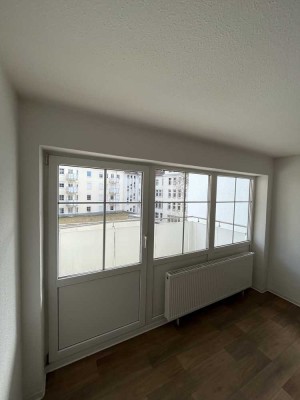 Frisch renoviert, neue EBK, großer Balkon und 2 Monate Kaltmietfrei