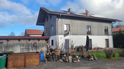 Mehrfamilienhaus mit Büroeinheit in Irschenberg – Ortsteil Buchbichl