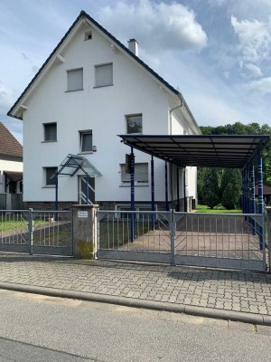 Geräumiges, preiswertes 5-Zimmer-Einfamilienhaus inkl. 3 Parkplätze und EBK in Bensheim