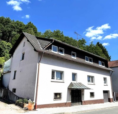 Großes Haus mit enormem Potential und weiterem Baukorridor in Kottweiler-Schwanden