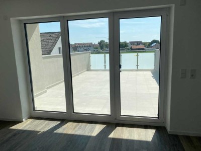 Erstbezug nach Sanierung: Geschmackvolle 4-Zimmer-Terrassenwohnung mit geh. Innenausstattung