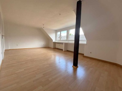 Renovierte Dachgeschosswohnung mit 2,5 Zimmern im Herzen von Alfter