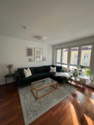 Helle 3-Zimmer Wohnung mit Balkon in Unterföhring