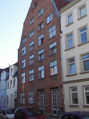 Hier lässt es sich aushalten! Traumhafte 3 Zimmer-Altstadt-Wohnung, sofort anmietbar!