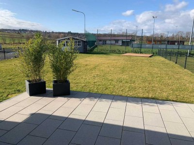 Schöne Doppelhaushälfte  mit 3 Schlafzimmern,Küche 2mal Bad,Garage,Garten