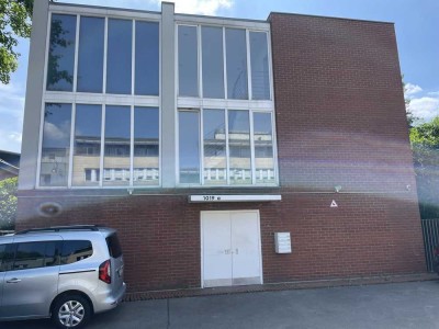 Stilvolle 2,5-Raum-Erdgeschosswohnung mit geh. Innenausstattung mit Balkon und EBK