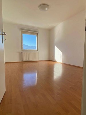 Uni/Kiniknähe: wg-geeignete 2 Zimmer-DG-Büro/Wohnung mit traumhafter Panoramaaussicht zu verkaufen