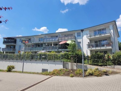 Neuwertige 2-Zimmer-Wohnung mit Einbauküche und Aufzug im Haus