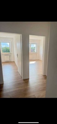 Erstbezug nach Sanierung: Traumhafte Dachgeschosswohnung mit West-Balkon in Osnabrück-Kalkhügel!