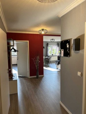 Offene Küche und begehbarer Kleiderschrank - Schöne und helle 3-Zimmer Wohnung