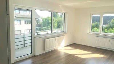 Renovierte 3 ZKB-Wohnung, 69 qm, tolle Raumaufteilung, Bad und Fenster neu