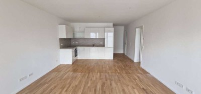 Erstbezug mit Einbauküche, Parkett und Balkon!