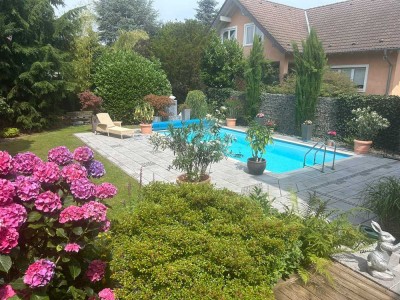 Freistehendes Oase in Best Lage von Rösrath - mit Pool & Privat Gym Teil möbliert