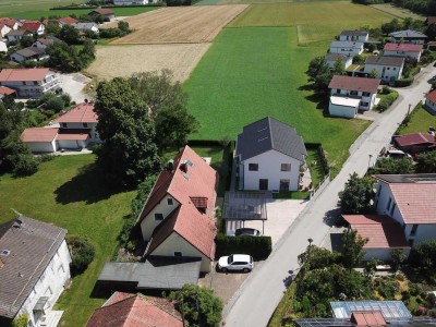 Noch eine Doppelhaushälfte in Pliening verfügbar – stilvolles Familienwohnen