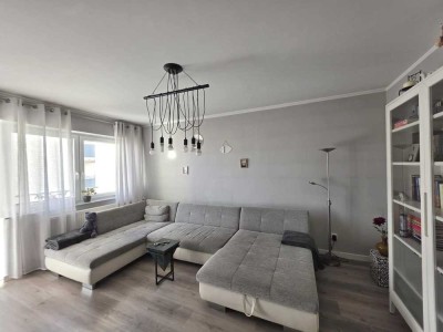 Charmante 3-Zimmer-Wohnung mit Loggia & Garage in Schloß Neuhaus