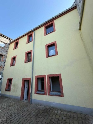 Großzügiges 8-Zimmer EFH mit kleinem Hinterhof im schönen Mittweida