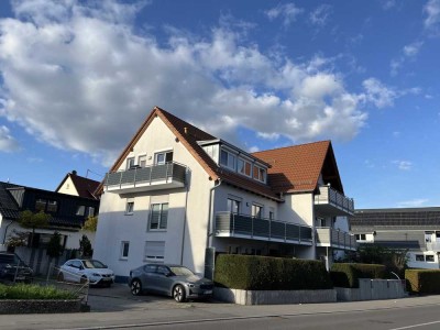 EHNINGEN: Moderne, neuwertige und sonnige 3-Zimmerwohnung