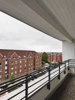 frisch sanierte 2 Zimmerwohnung mit unglaublich großen Balkon