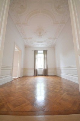 OEDERWEG Nä. HOLZHAUSENPARK: STIL-AB "BELLE ETAGE" MIT "W O W"-STUCK, FISCHGRÄT-PARKETT, GR. BALKON