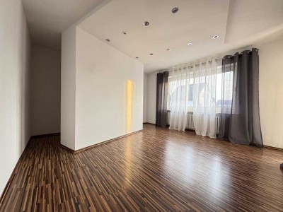 4,5-Zimmer-Wohnung mit zwei Balkonen und Garage