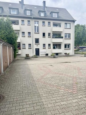 Top modernisierte 4 Zimmer Wohnung mit Balkon, Abstellraum und Garage