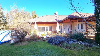 GELEGENHEIT - WUNDERSCHÖNER UNTERKELLERTER BUNGALOW MIT POOL