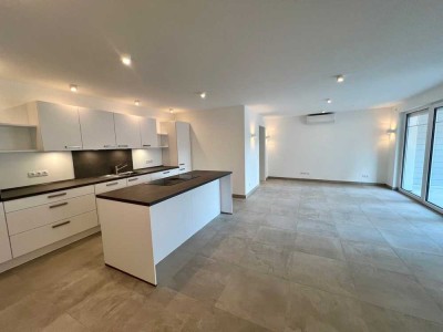 Von privat - Neubau, klimatisiert, EBK & großer Balkon - 4 Zi., 1. OG im Herzen Neckargemünds