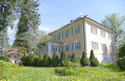 Sanierte Fabrikantenvilla mit Traumgrundstück in Oberlungwitz