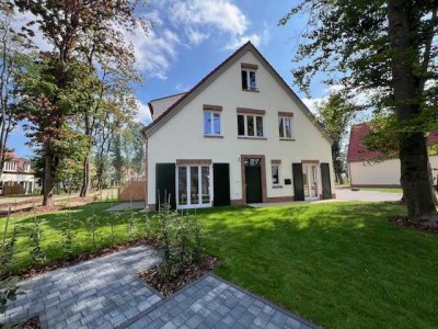 Super Doppelhaus - im Grünen!! EBK, Garten, Stellplatz - Besichtigung Samstag, 30.08./15.30 Uhr!
