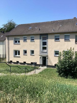 Renovierte 2-Zi.-Whg. mit eigener, großer Terrasse
