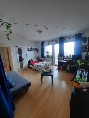 Stilvolle 1-Raum-Wohnung mit Balkon und Einbauküche in Mainz