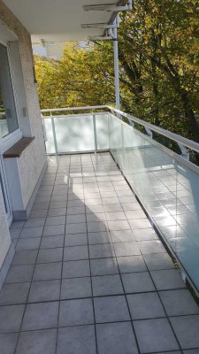 2,5-Zimmer Wohnung im 2. OG mit Balkon in Bad Homburg