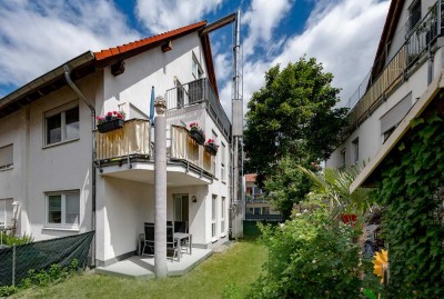 Schuch Immobilien - Ruhige 2-Zimmer-Wohlfühloase mit Terrasse, Garten und Parkplatz