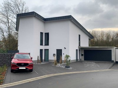 Traumhafte 3,5-Zimmer Erdgeschosswohnung mit Terrasse und pflegeleichtem Garten in Boele